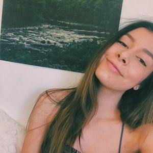 Meet your Posher, Crystal